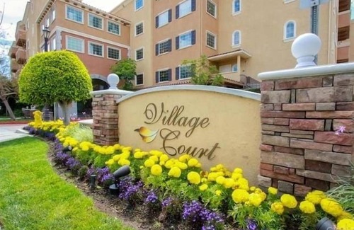 Torrance Condominio | Luxury 2 Bdrm Condo in 55+ Secure Quiet Bldg