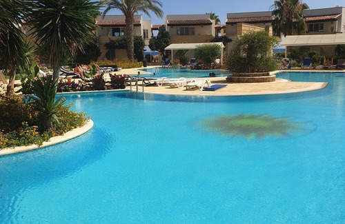Bogaz Apartamento | Apartamento de lujo con 2 camas, 3 hermosas piscinas, vistas al mar y la montaña, 10 megas Wifi gratis