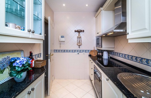 Elviria Apartamento | Luxury 2-Bed Apartment Elviria - Pool, Sauna & gym