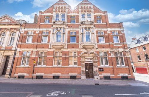 Leicester City Centre Apartamento | Luxury 2 Bed Apartment In The City Centre With Free Gym By The Pocklington - The Ceremonial Suite
