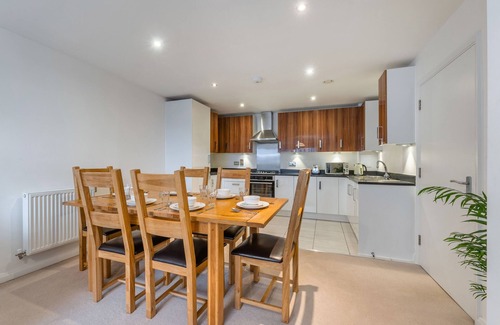 Notting Dale Apartamento | LUXURY 2 BED BALCONY FREE PARKING FLAT