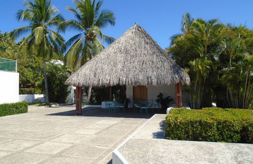 Ixtapa Condominio | Luxury 2-bedroom condo in Yacht club in Ixtapa Zihuatanejo