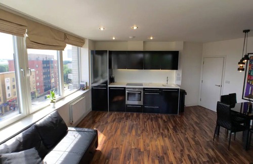 Stonebridge Apartamento | Luxury 2 Bed Penthouse Apartment near station