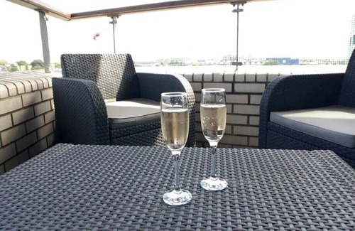 Stonebridge Apartamento | Luxury 2 Bed Penthouse Apartment near station