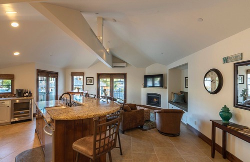 Avila Beach Condominio | Condominio de lujo de 2 habitaciones / 2 baños - Pasos hacia la playa y la ciudad