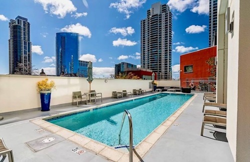 Downtown San Diego Condominio | Quiet Luxury 2-bedroom Condo with San Diego Marina Views