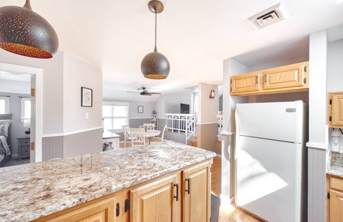 Reamstown Apartamento | Luxury 2 bedroom 2 full bath w/den/additional sleeping room.