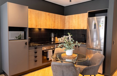Century City Apartamento | Luxury 2 bedroom apartment, in the heart of century city.