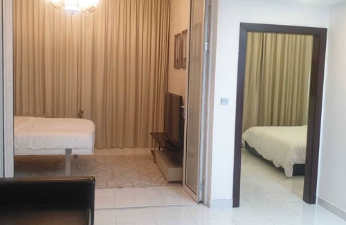 Al Quoz Apartamento | Luxury 2-bedroom apartment with AC, WiFi in marvelous Dubai