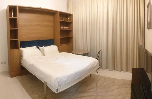 Al Quoz Apartamento | Luxury 2-bedroom apartment with AC, WiFi in marvelous Dubai