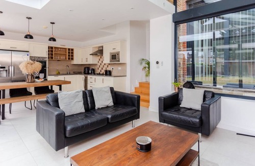 Streatham Hill Apartamento | Luxury 3 Bedroom Apartment With hot tub and gym