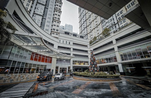 San Antonio Condominio | Luxury 2 bedroom condo connected to the mall and MRT, only 4km from the airport!