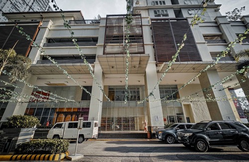 San Antonio Condominio | Luxury 2 bedroom condo connected to the mall and MRT, only 4km from the airport!
