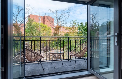 Quincy Apartamento | Luxury 2 Bedroom Furnished Apartment in Heart of Quincy