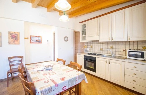 Trecastagni Apartamento | Apartamento de lujo de 2 dormitorios con vistas al mar