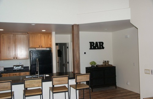 Mammoth Lakes Condominio | Condominio de lujo de 2 habitaciones y 2 baños: perfecto para una familia llena de diversión.