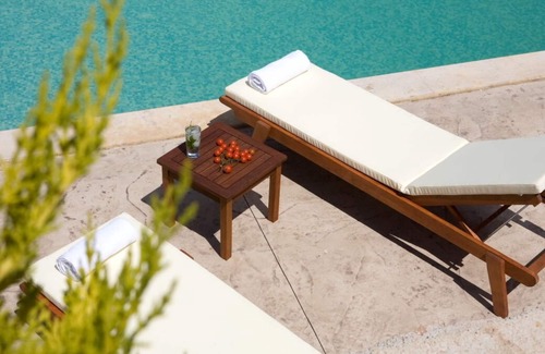 Perigiali Villa | LUXURY 2 BEDROOM VILLA INFINITY POOL 600m from BEACH NEAR NIDRI