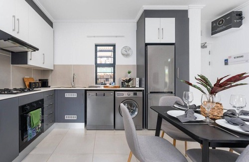 Ballito Apartamento | Luxury 2 - Bedroom Garden Apartment