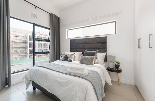 Ballito Apartamento | Luxury 2 - Bedroom Upper Floor Apartment