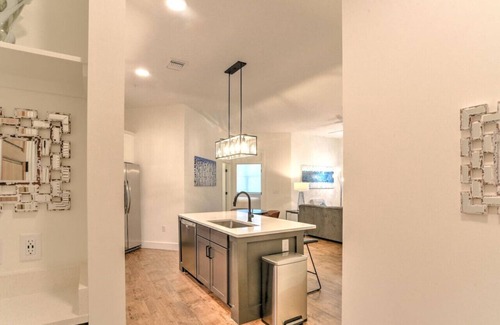 East End - Valley Street Apartamento | Nuevo condominio de lujo de 2 bdr / 2 baños ubicado en el corazón del centro de Asheville
