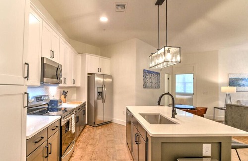 East End - Valley Street Apartamento | Nuevo condominio de lujo de 2 bdr / 2 baños ubicado en el corazón del centro de Asheville
