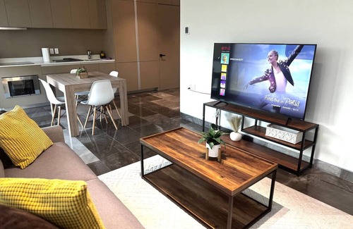 Monterrey Apartamento | Luxury 2BD&2Bath Next to Plaza Hospital Pool