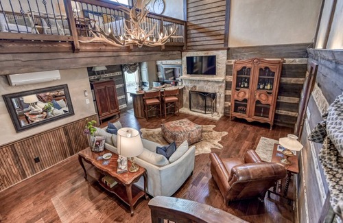 Fredericksburg Cabina | Luxury 23-ac Ranch Casita W/hot tub and Firepit!