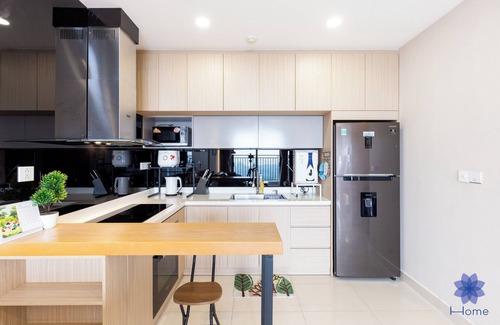 Phu Nhuan Apartamento | Luxury 2BRs-2WC Apartment; 1.5km from airport w/ free Pool & Gym