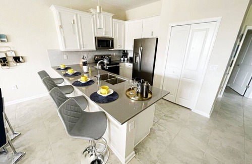 Davenport Condominio | Luxury 2bd/2 bath Condo Home 232