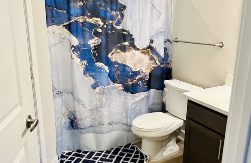 Houston Apartamento | Luxury 2Bd/2Ba Condo | 9min Near IAH Airport | 14min Near Downtown