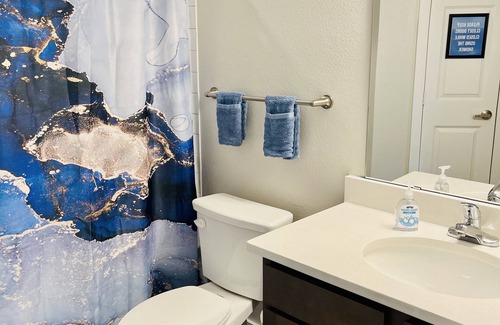 Houston Apartamento | Luxury 2Bd/2Ba Condo | 9min Near IAH Airport | 14min Near Downtown