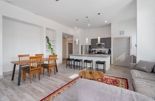 Stony Ridge North Apartamento | Luxury 2BD/2BA Next to Airport 0838