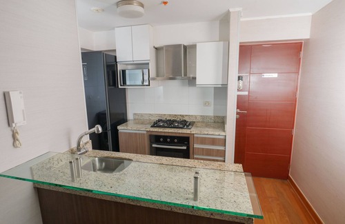Miraflores Condominio | 2 hab de lujo en Miraflores - UP1, A / C, ventanas insonorizadas, piscina, barbacoa