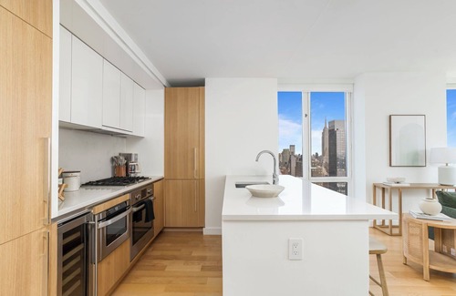 Hell's Kitchen Apartamento | Luxury 2bed 2 bath apt on the clouds near Hudson Yards and Time Square
