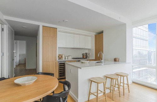 Hell's Kitchen Apartamento | Luxury 2bed 2 bath apt on the clouds near Hudson Yards and Time Square