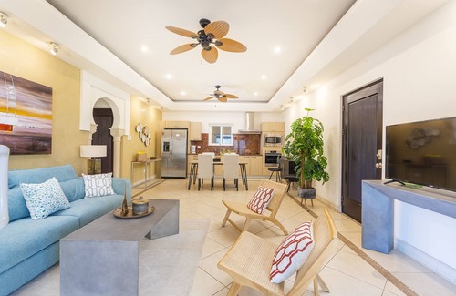 Tamarindo Condominio | Luxury 2BR/2.5BA Condo in Tamarindo two blocks from the ocean w pool & elevator