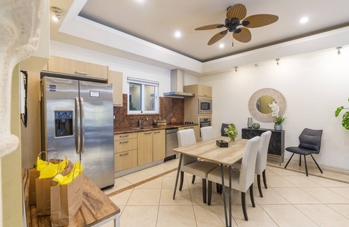Tamarindo Condominio | Luxury 2BR/2.5BA Condo in Tamarindo two blocks from the ocean w pool & elevator