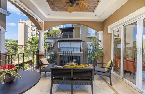 Tamarindo Condominio | Luxury 2BR/2.5BA Condo in Tamarindo two blocks from the ocean w pool & elevator