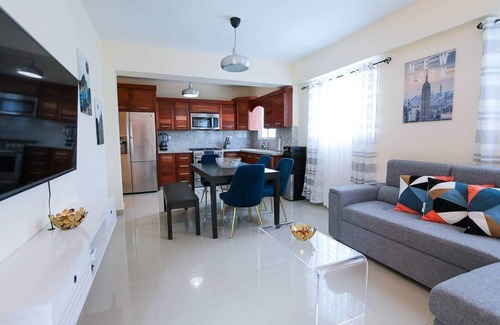San Cristobal Apartamento | LUXURY 2BR/2BA APT W. A|C Garage & ROOF TOP