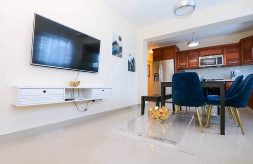 San Cristobal Apartamento | LUXURY 2BR/2BA APT W. A|C Garage & ROOF TOP
