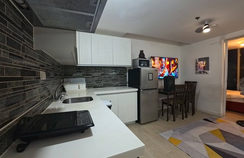 Don Bosco Condominio | Luxury 2BR 2BA - Azure Urban Resort Residences