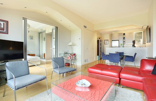 Champs-Elysees Apartamento | Lujo 2HAB / 2BA / Campos Elíseos / Montaigne / Vistas magníficas / Central Air / ALQUILER DE MOVILIDAD