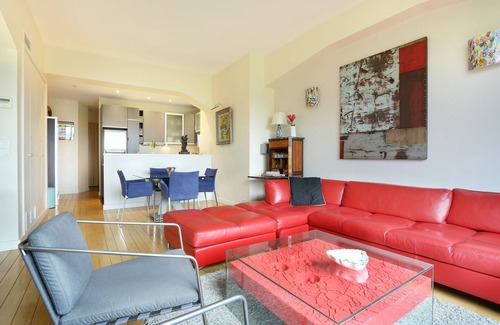 Champs-Elysees Apartamento | Lujo 2HAB / 2BA / Campos Elíseos / Montaigne / Vistas magníficas / Central Air / ALQUILER DE MOVILIDAD