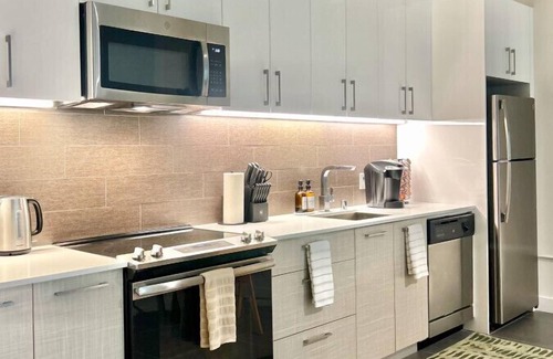 Historic Core Apartamento | Stunning 2BD 1TB in Downtown LA!