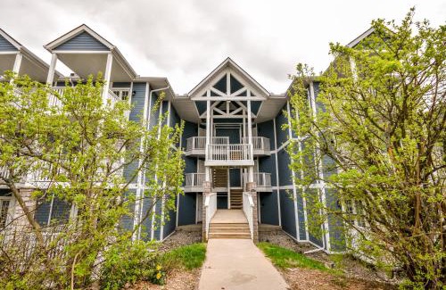 Oro-Medonte Apartamento | Luxury 2BR King Condo with Pool & Spa Access