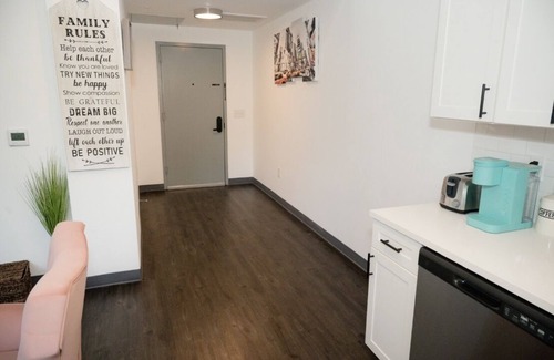 Newark Apartamento | ⭐️Luxury 2BR LOFT W/King BD near NYC & 🇺🇸Dream Mall🛍