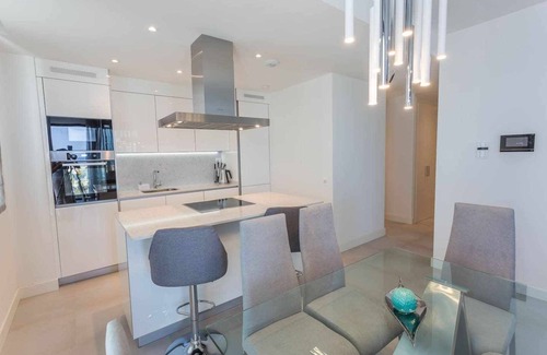 El Faro Apartamento | Luxury 2BR Seaviews - Santa Barbara Heights