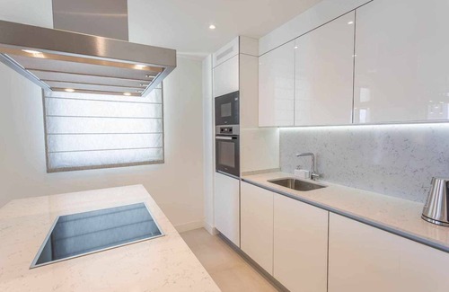 El Faro Apartamento | Luxury 2BR Seaviews - Santa Barbara Heights