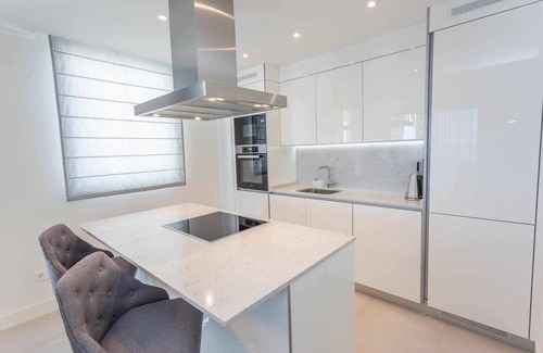 El Faro Apartamento | Luxury 2BR Seaviews - Santa Barbara Heights