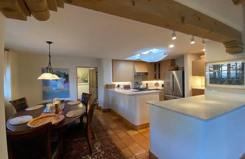 Quail Run Casa | Luxury 2BR Vacation Rental: Gated Community, Fireplace, Patio & More!